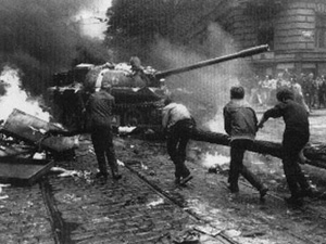 Ruptura del pacto: entrada de tanques rusos durante la Primavera de Praga