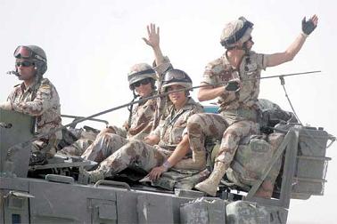 21_mayo_2004_br_sale_ultimo_convoy_irak.jpg